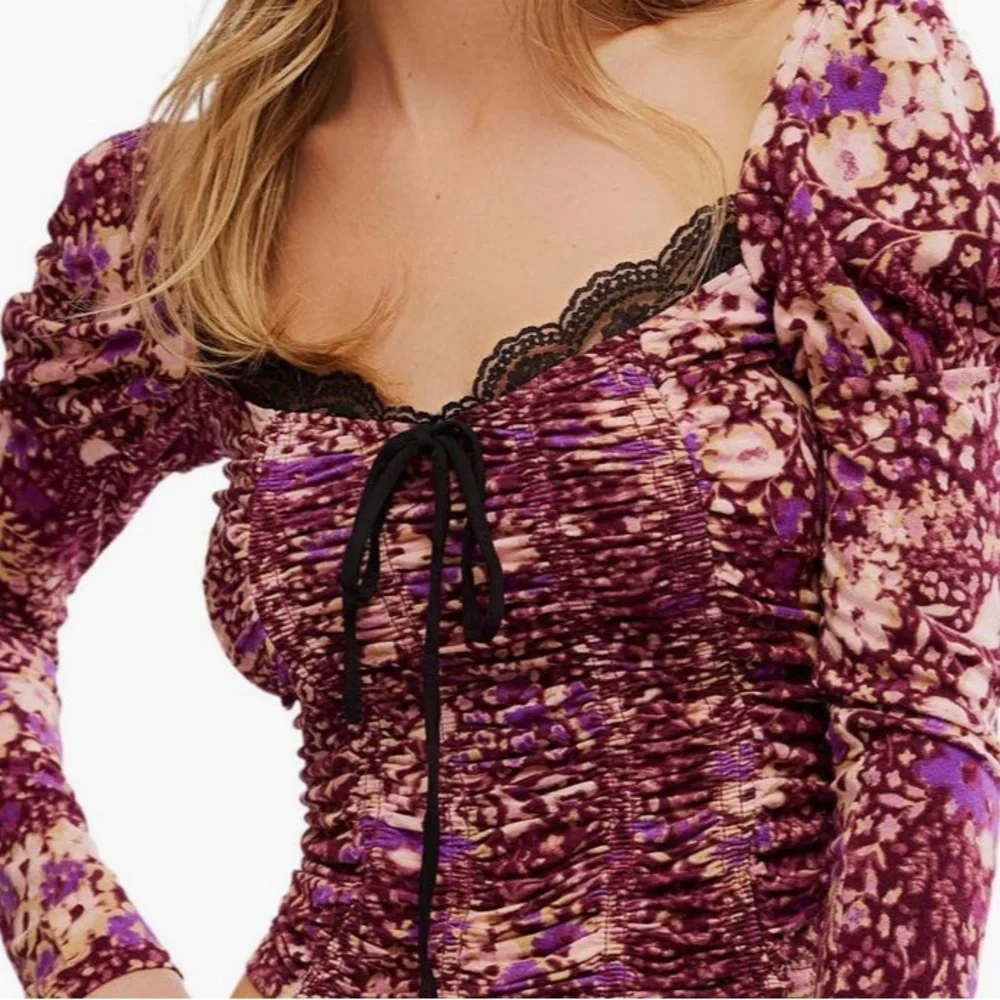 FREE PEOPLE LAYER IT ON ME LACE TRIM RUCHED TOP MEDIUM BLACK FUSCIA FLORAL